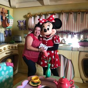 Meet your Posher, Claudia